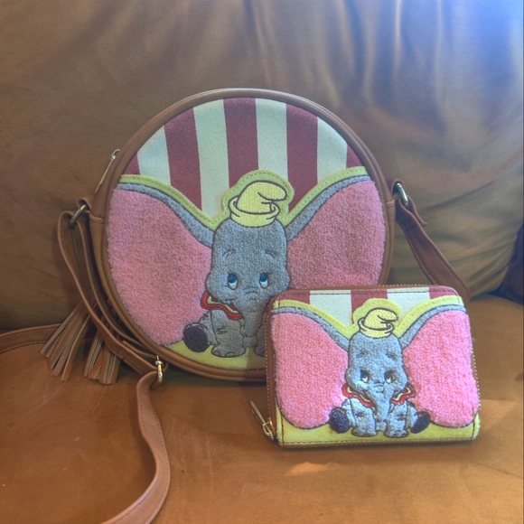 Dumbo Round Crossbody Stripes W/ Matching Wallet Loungefly - Picture 1 of 4
